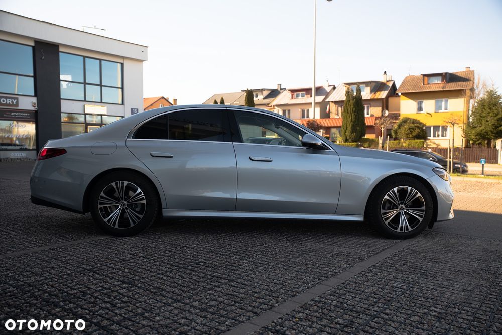 Mercedes-Benz Klasa E 220 d mHEV Avantgarde 9G-Tronic - 6