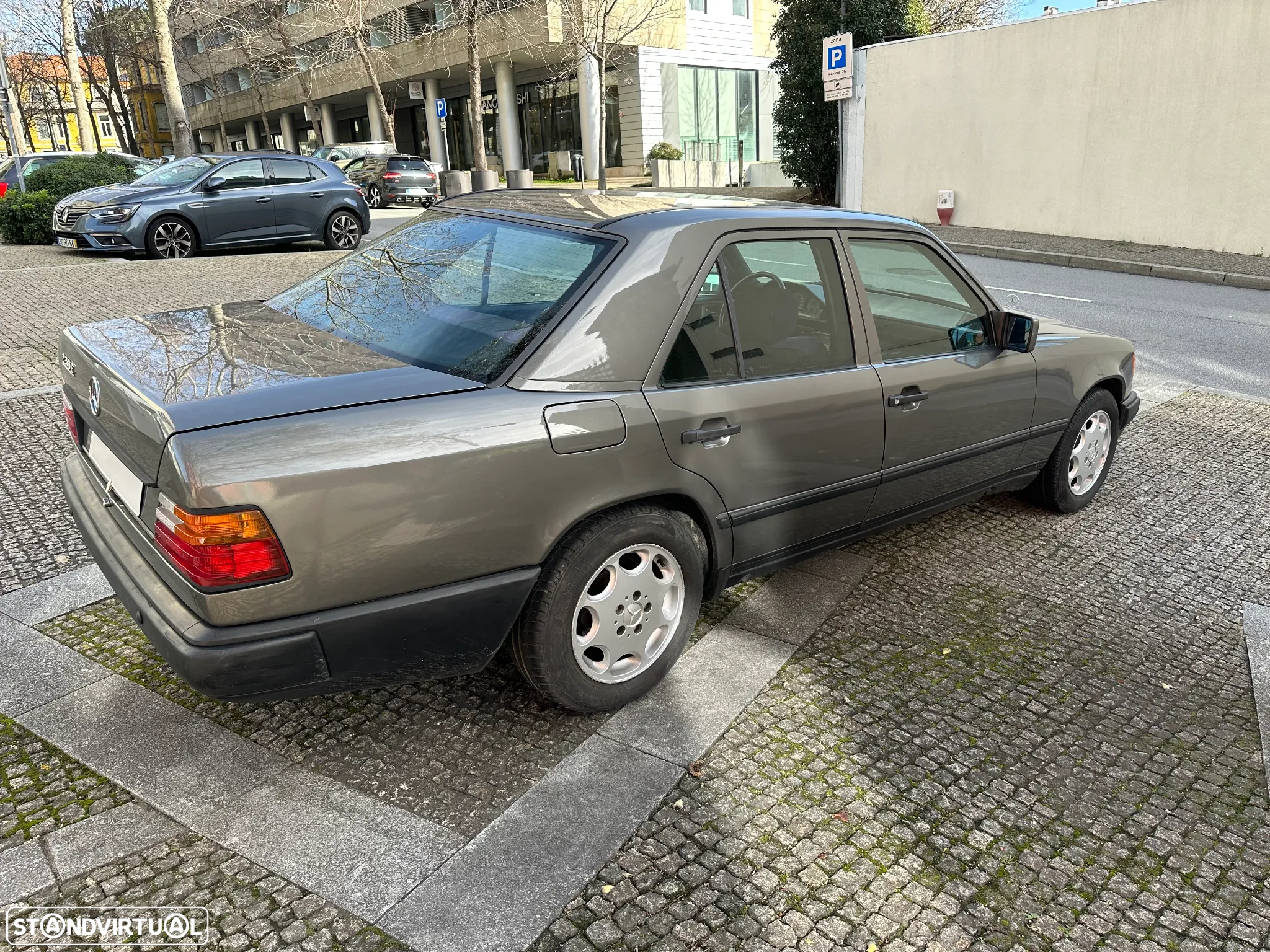 Mercedes-Benz E 230 - 10