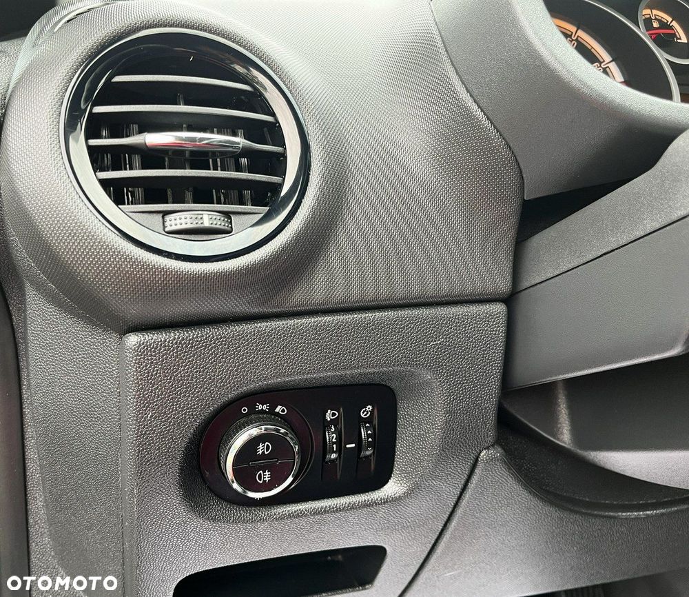 Opel Corsa 1.2 16V Edition 150 - 27