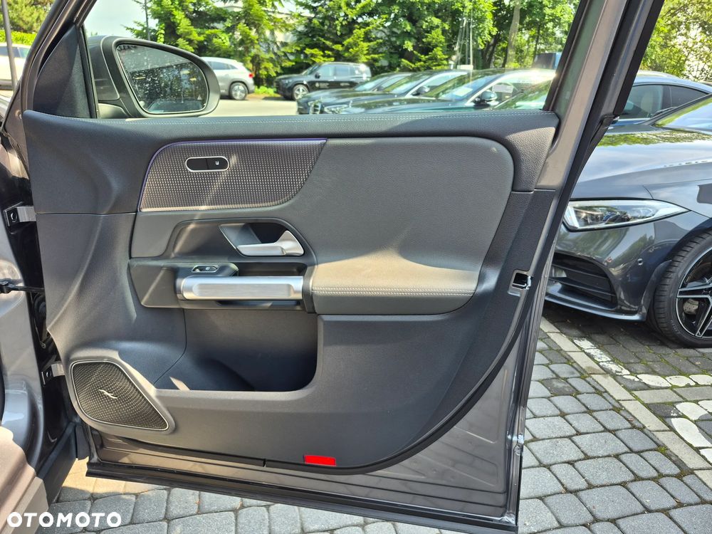 Mercedes-Benz EQB 300 66.5kWh 4-Matic AMG - 32