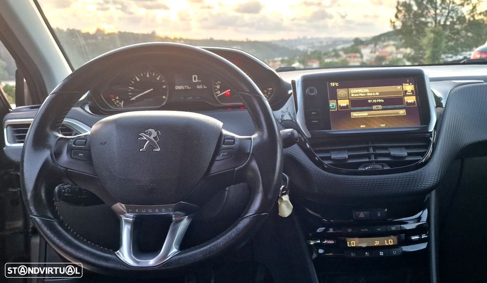 Peugeot 2008 1.6 BlueHDi Style - 8