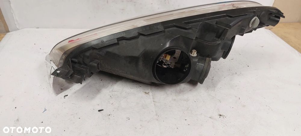 .  PRZOD PRZEDNIA LAMPA PRAWA CITROEN C4 GRAND PICASSO - 4