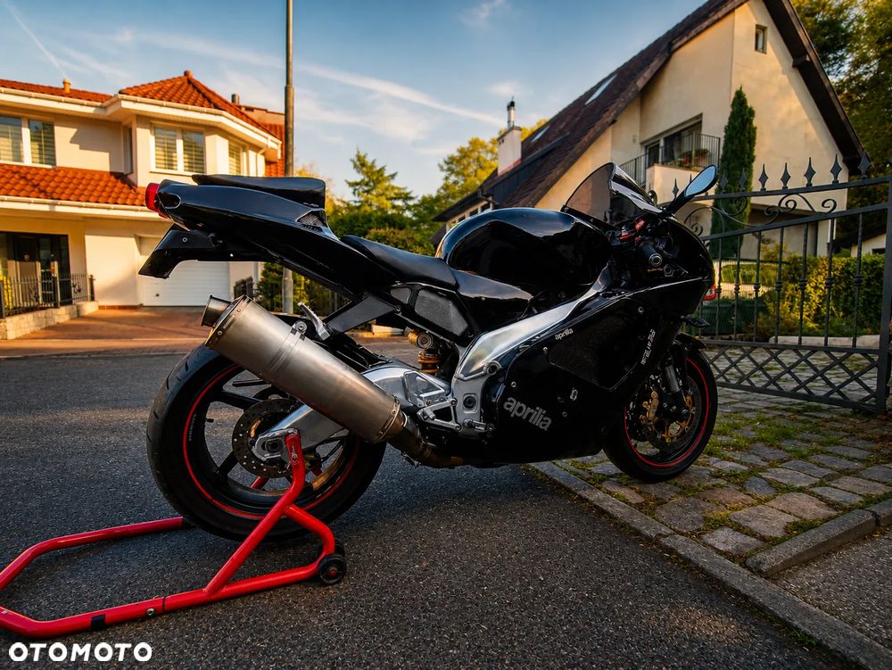 Aprilia RSV - 11