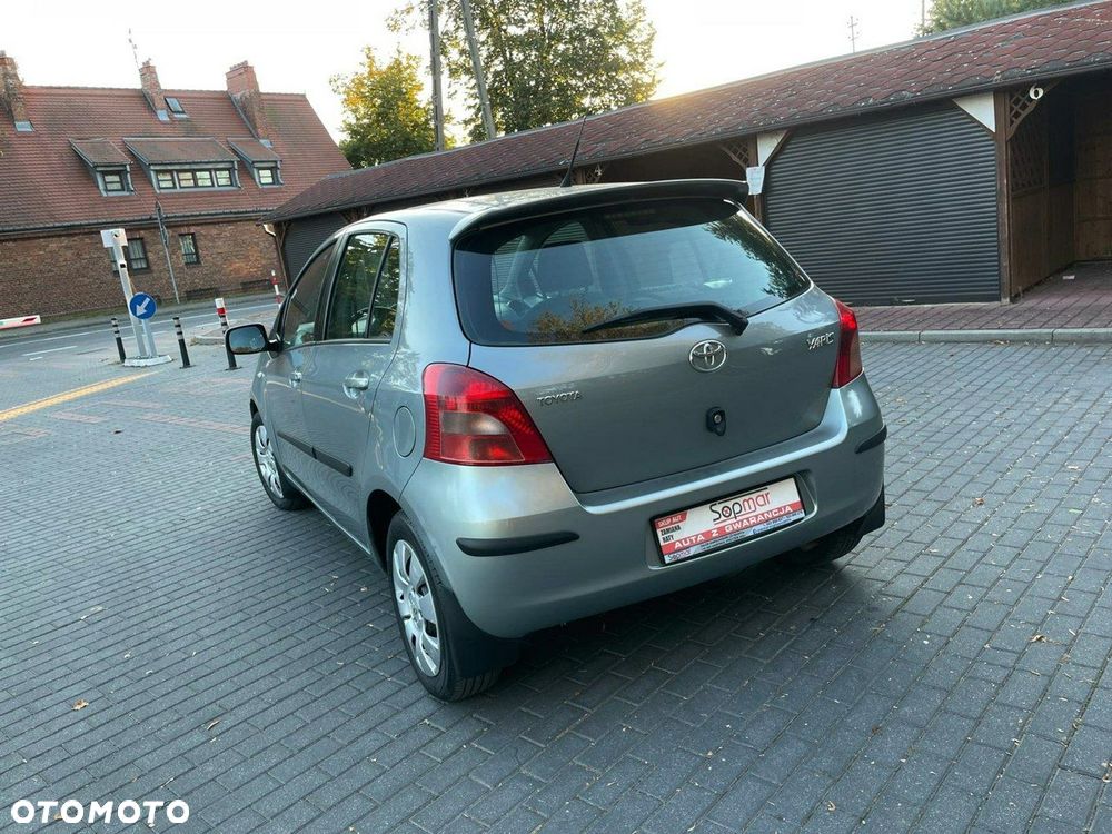 Toyota Yaris - 4