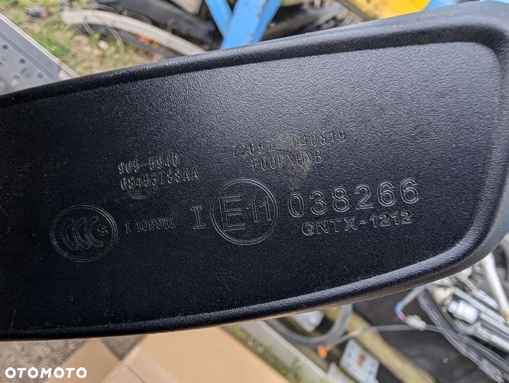 LUSTERKO WSTECZNE DODGE RAM V 68453788AA - 4