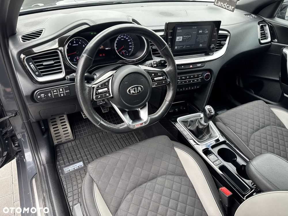 Kia ProCeed 1.5 T-GDI GT Line - 16