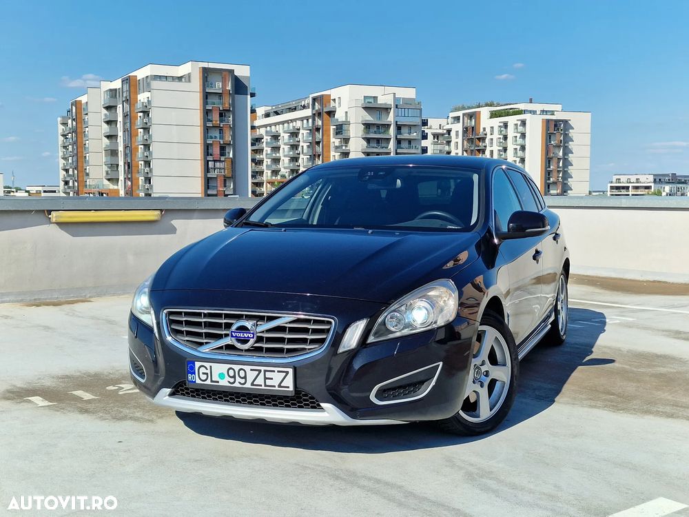 Volvo V60 D5 Geartronic Momentum - 1