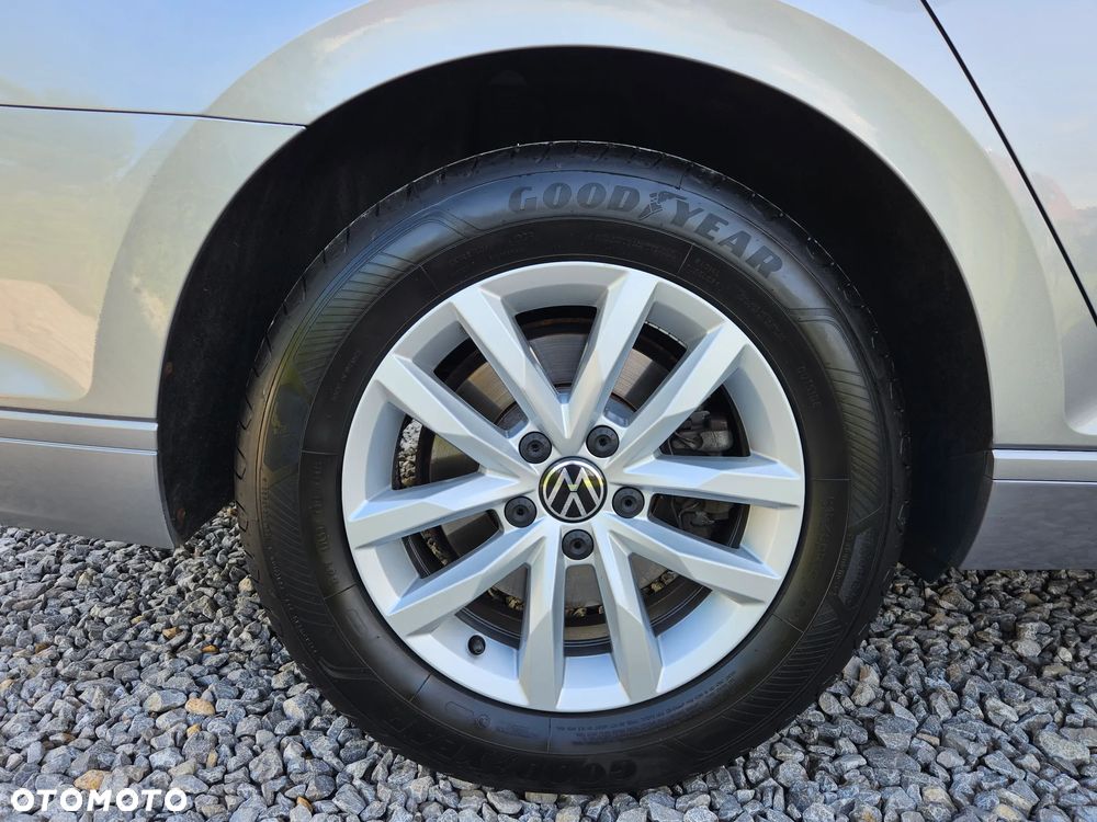 Volkswagen Passat 2.0 TDI EVO Business - 32