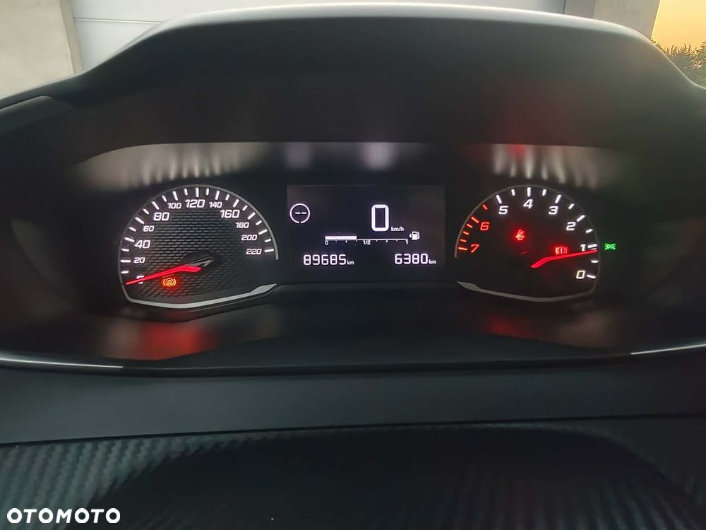 Peugeot 2008 PureTech 100 Business - 15