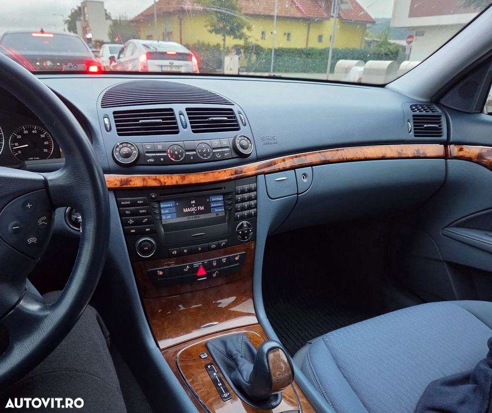 Mercedes-Benz E - 18