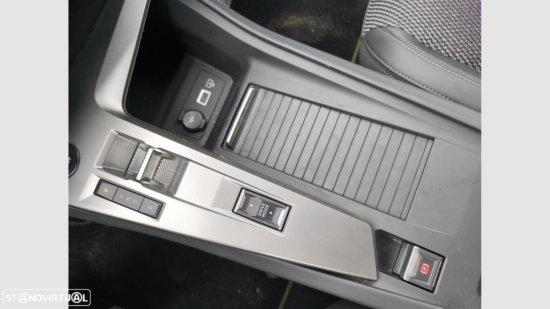 Peugeot 308 1.6 Hybrid GT e-EAT8 - 11