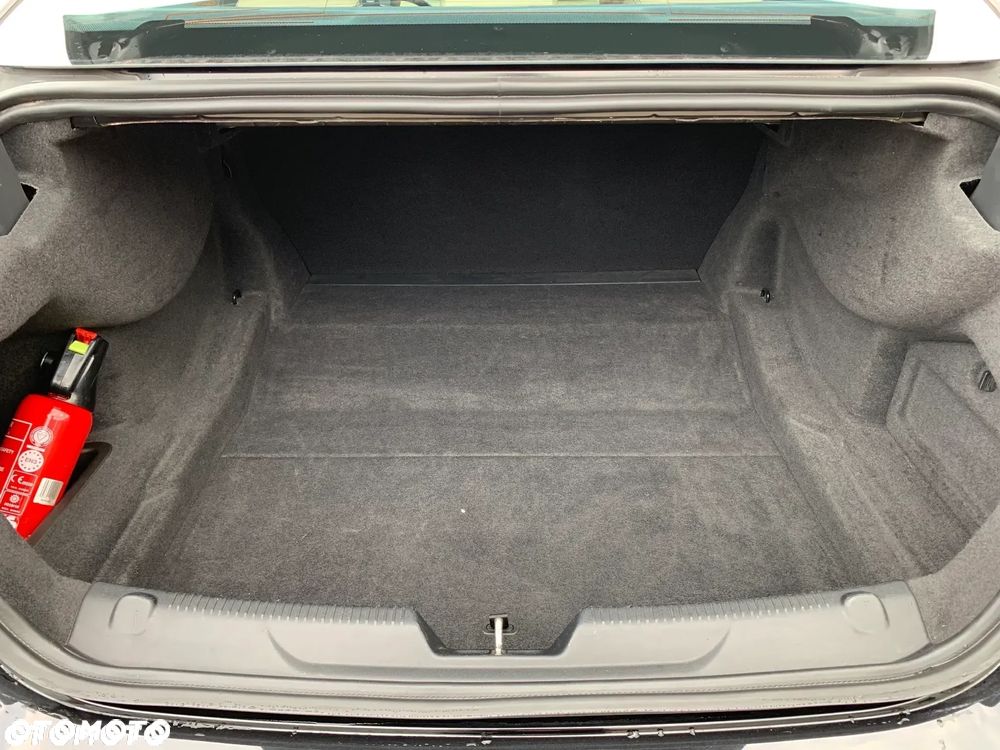 Jaguar XE 2.0 D Prestige - 13