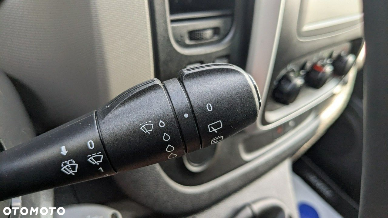 Renault Trafic - 26