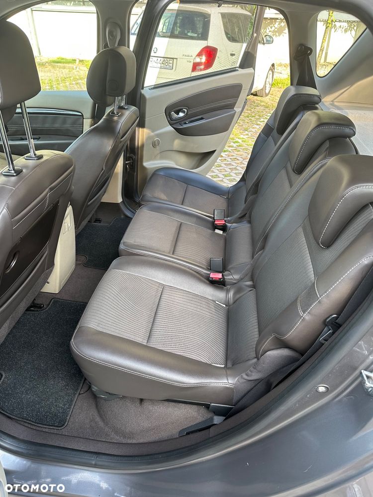 Renault Scenic 1.9 dCi Privilege Euro5 - 12