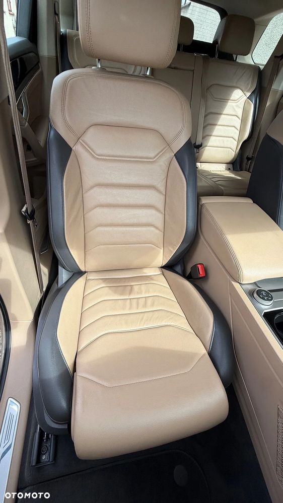 Volkswagen Touareg - 15