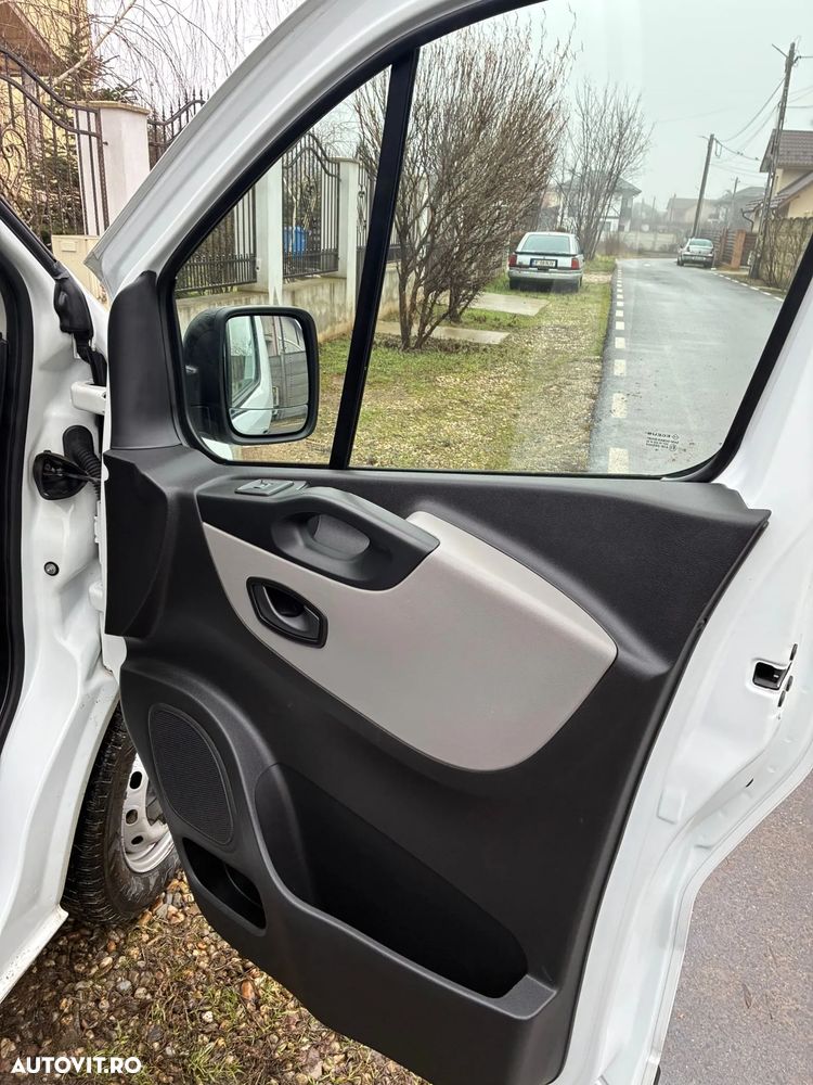 Renault Trafic - 2