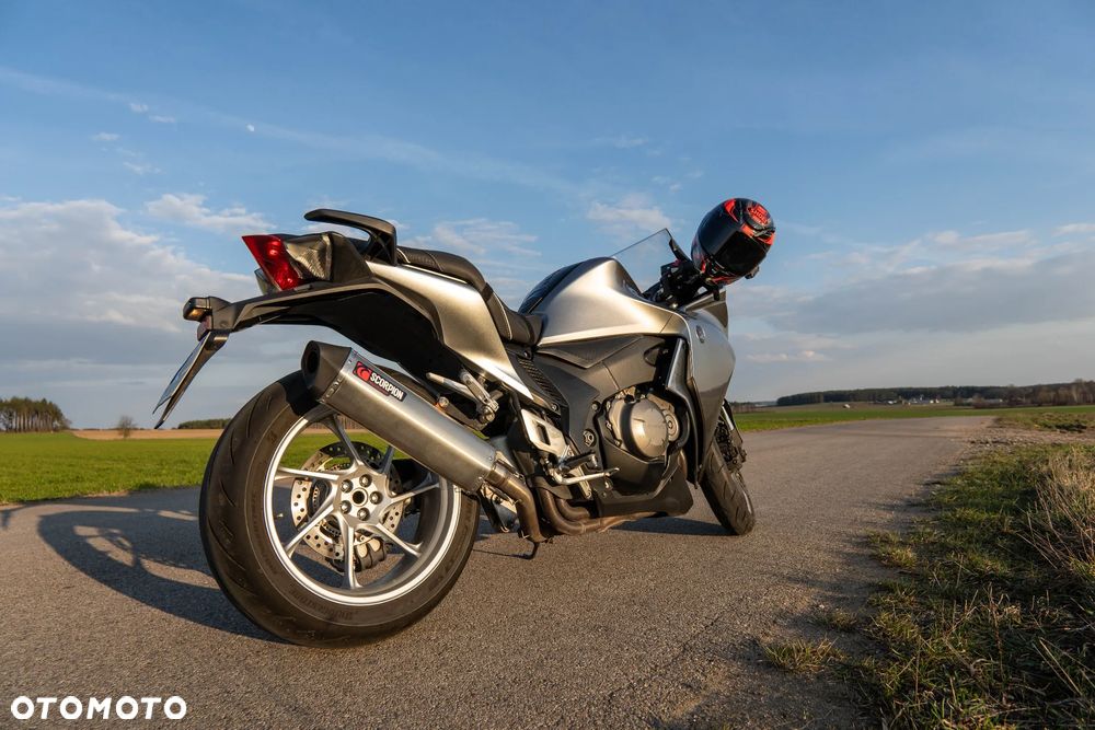 Honda VFR - 6