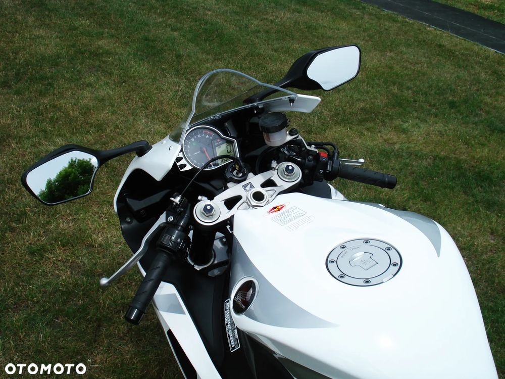 Honda CBR - 8