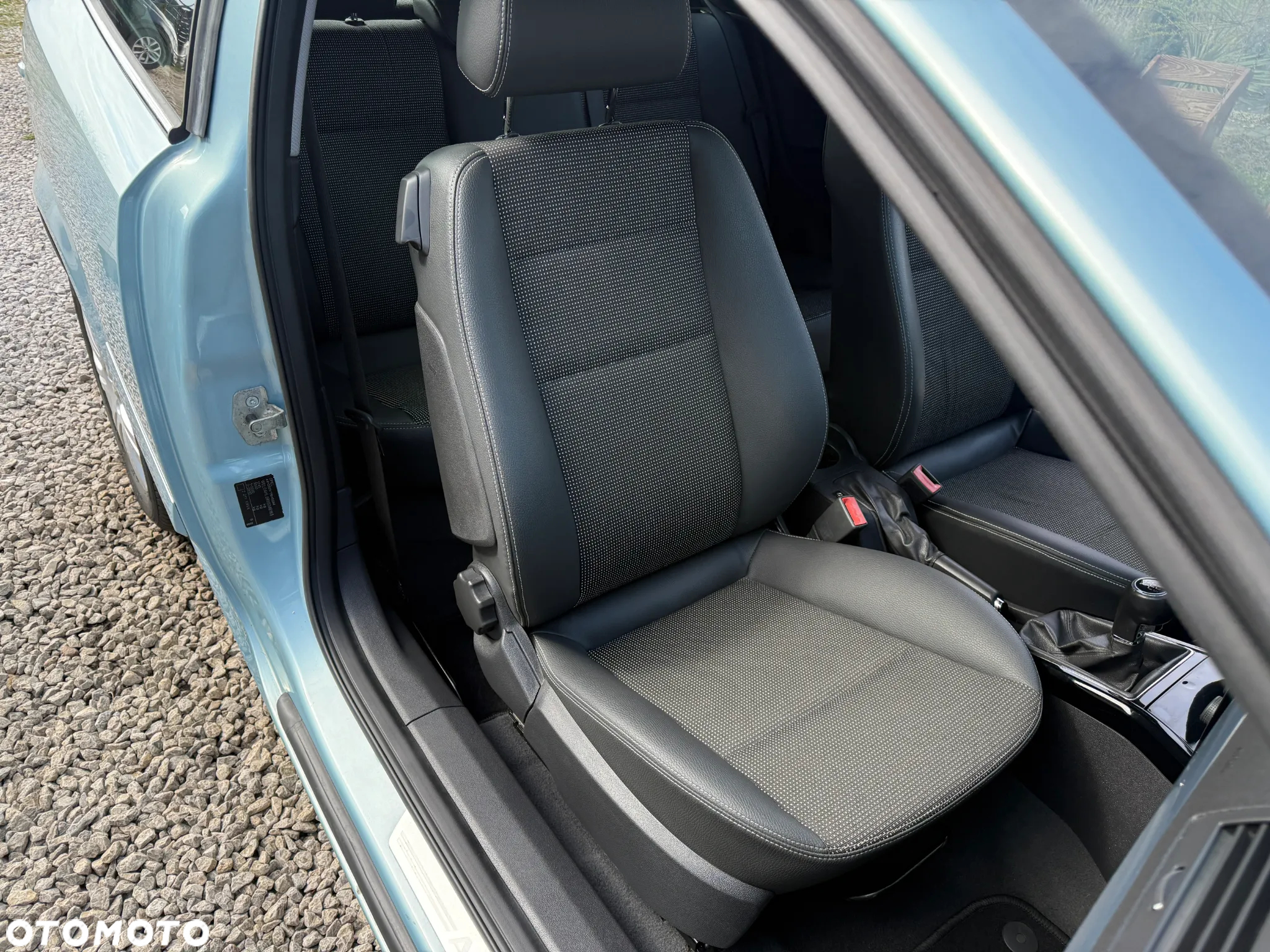 Opel Astra III GTC 1.6 Cosmo - 21
