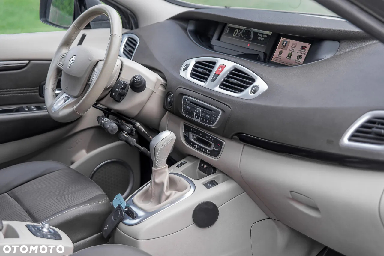 Renault Grand Scenic 2.0 dCi FAP Privilege - 18