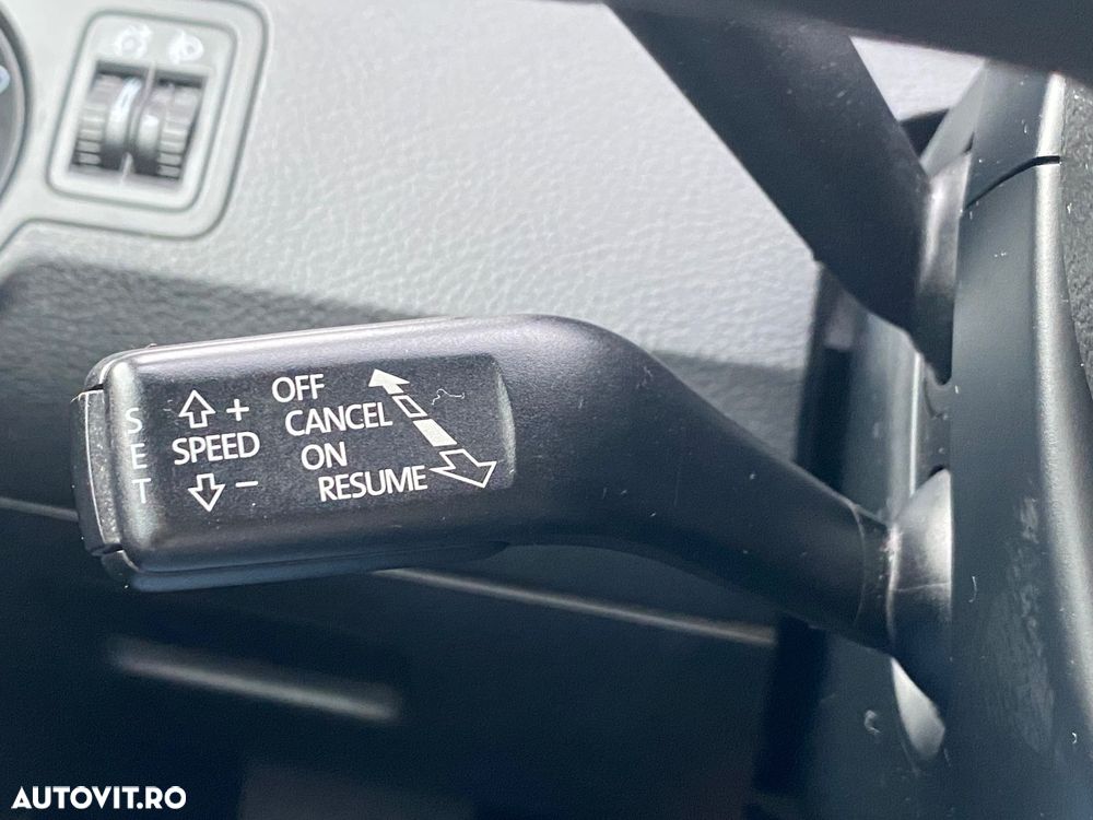 Volkswagen Passat 1.9 TDI DPF BlueMotion - 30