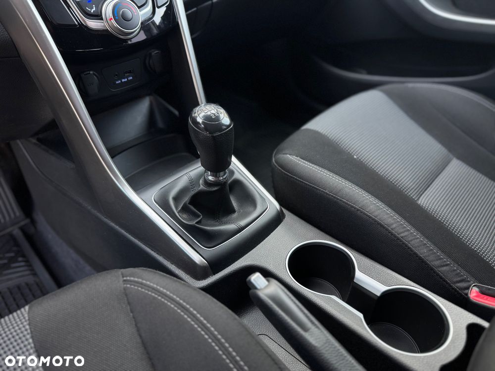 Hyundai i30 i30cw 1.4 Intro Edition - 27