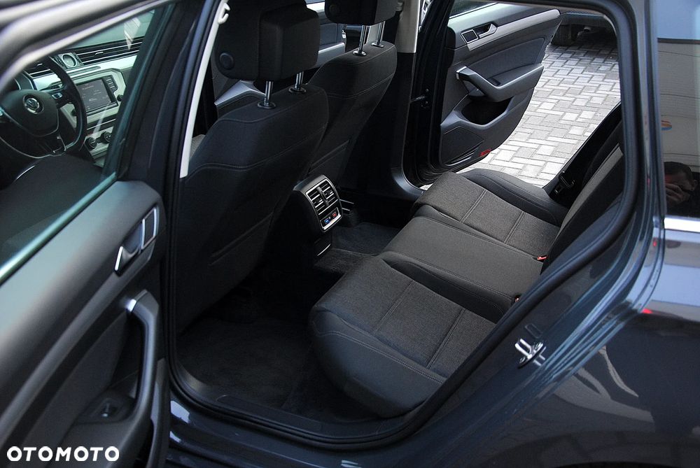 Volkswagen Passat Variant ver-variant-2-0-tdi-scr-4motion-dsg-comfortline - 9