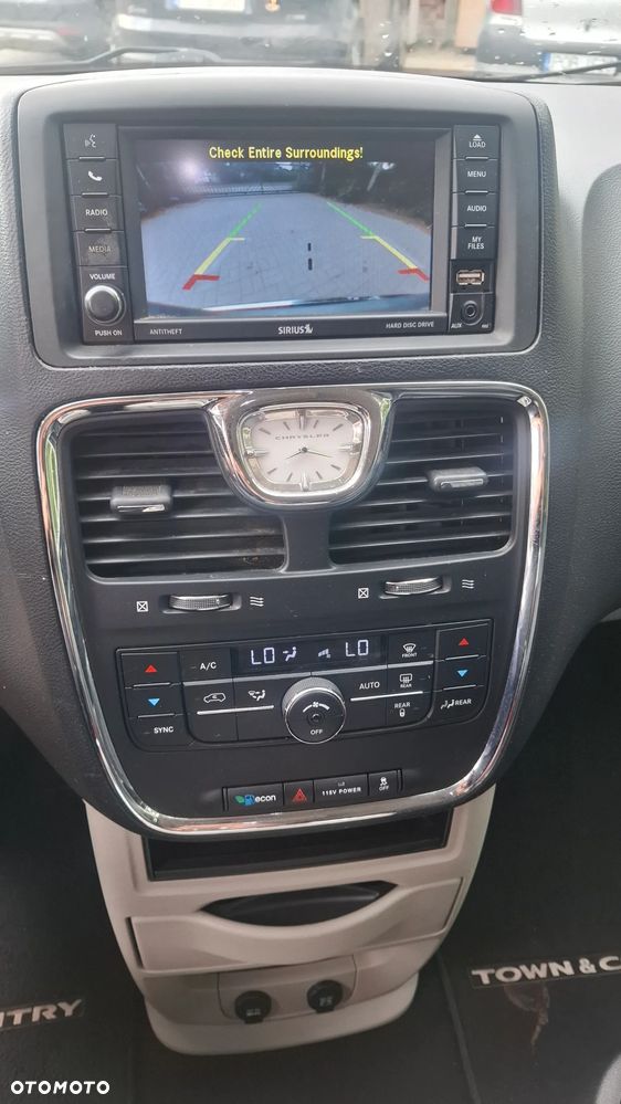 Chrysler Town & Country 3.6 Touring - 26