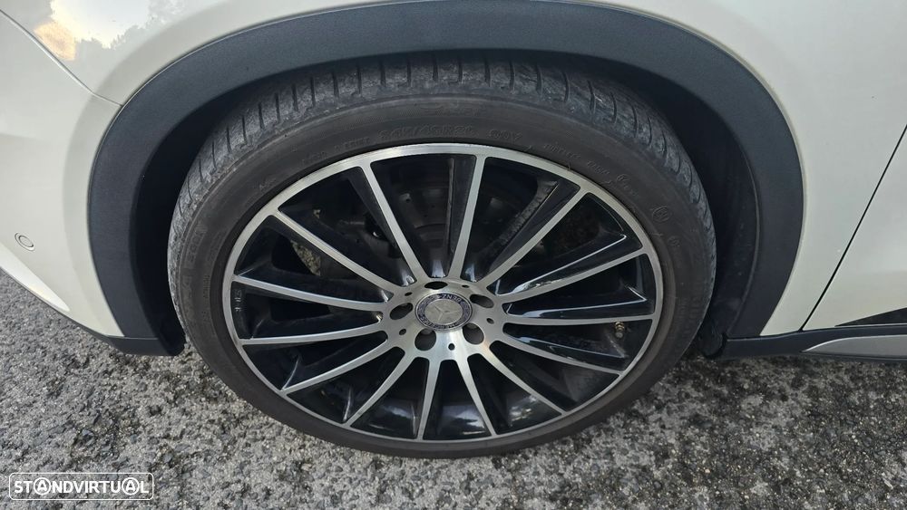 Mercedes-Benz GLA 180 - 12