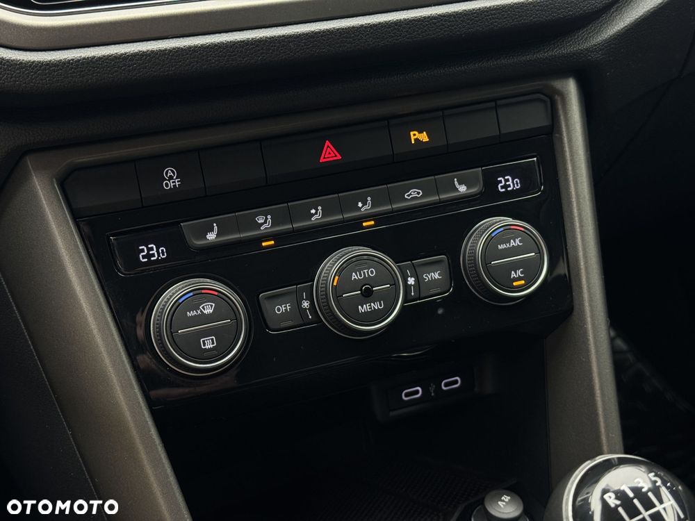 Volkswagen T-Roc 1.0 TSI Advance - 25