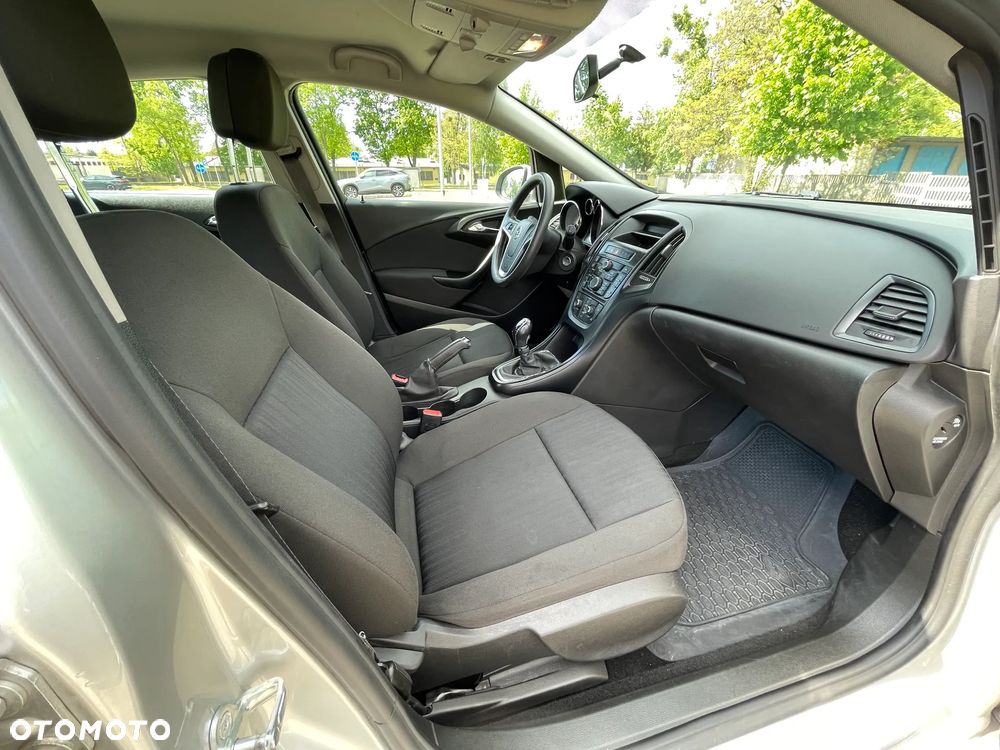 Opel Astra 1.6 Essentia - 10