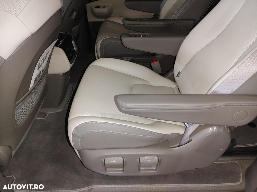 Kia Carnival - 15