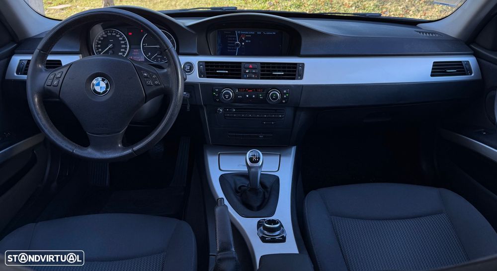 BMW 318 d Navigation - 19