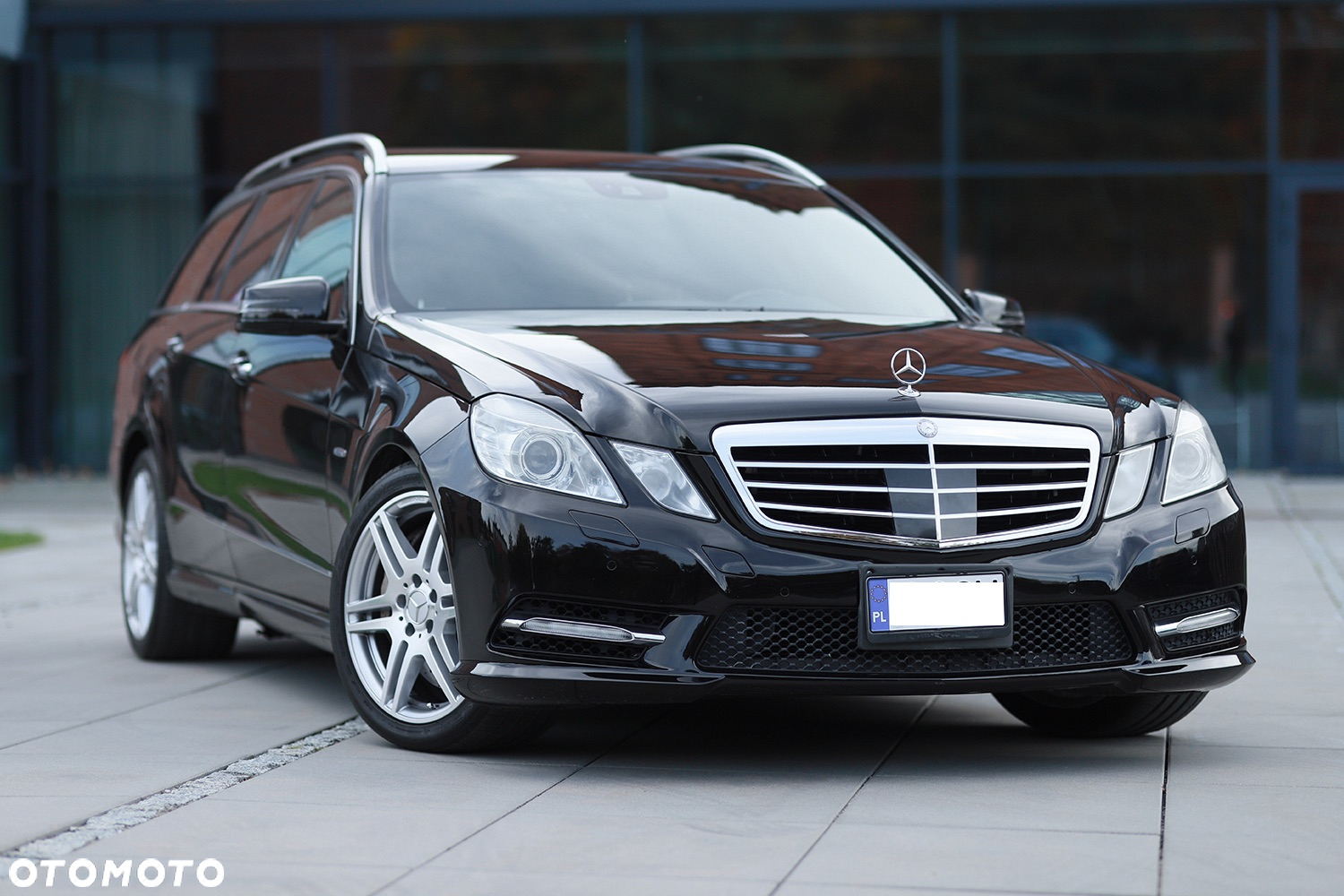 Mercedes-Benz Klasa E 500 T BlueEFFICIENCY 7G-TRONIC Avantgarde - 2