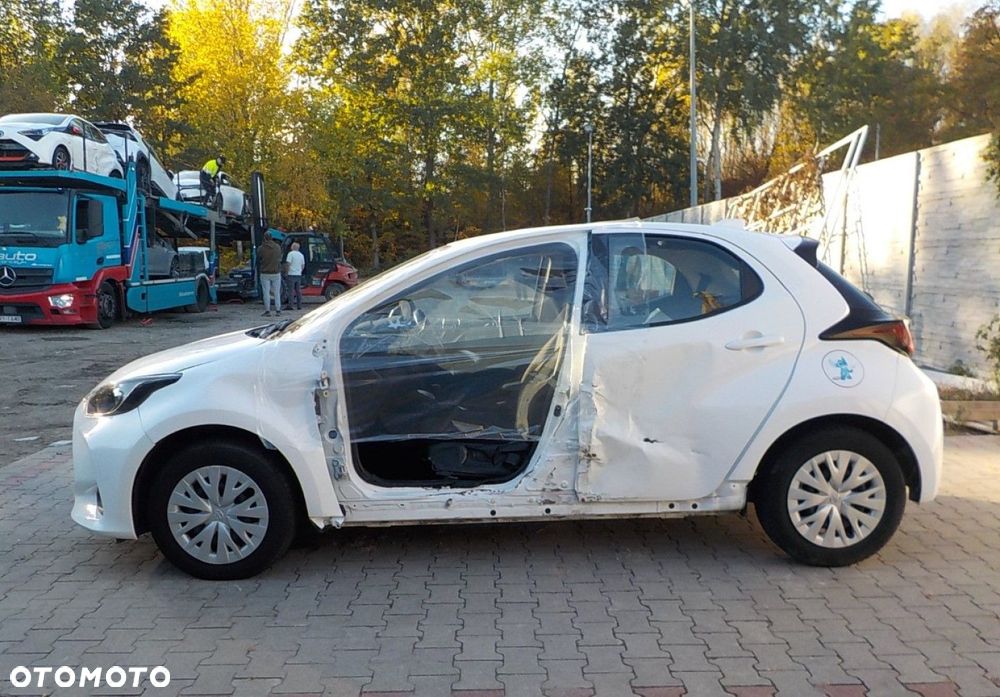 Toyota Yaris - 4