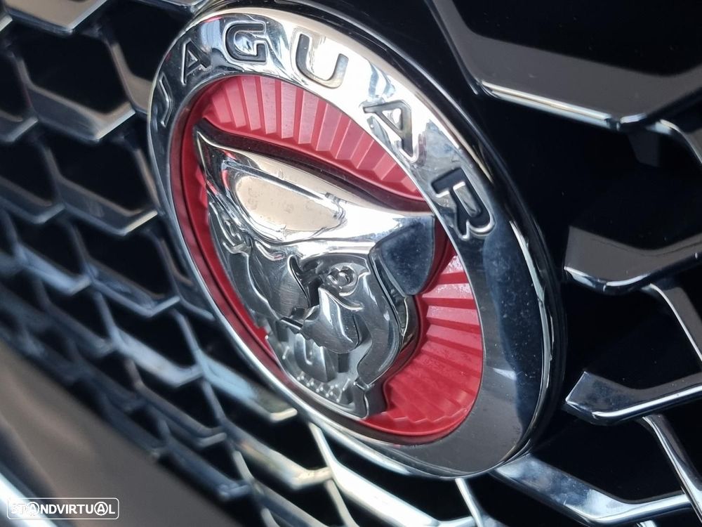 Jaguar E-Pace 2.0 i4D R-Dynamic S - 37