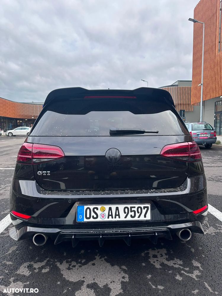 Volkswagen Golf - 2