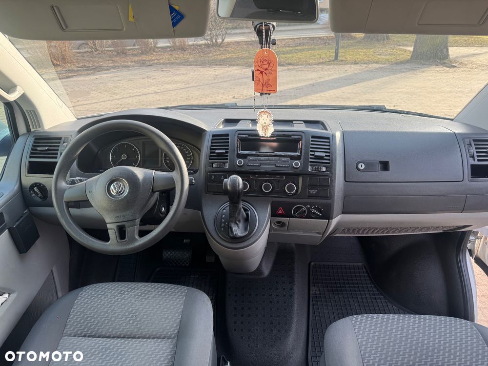 Volkswagen Caravelle - 19