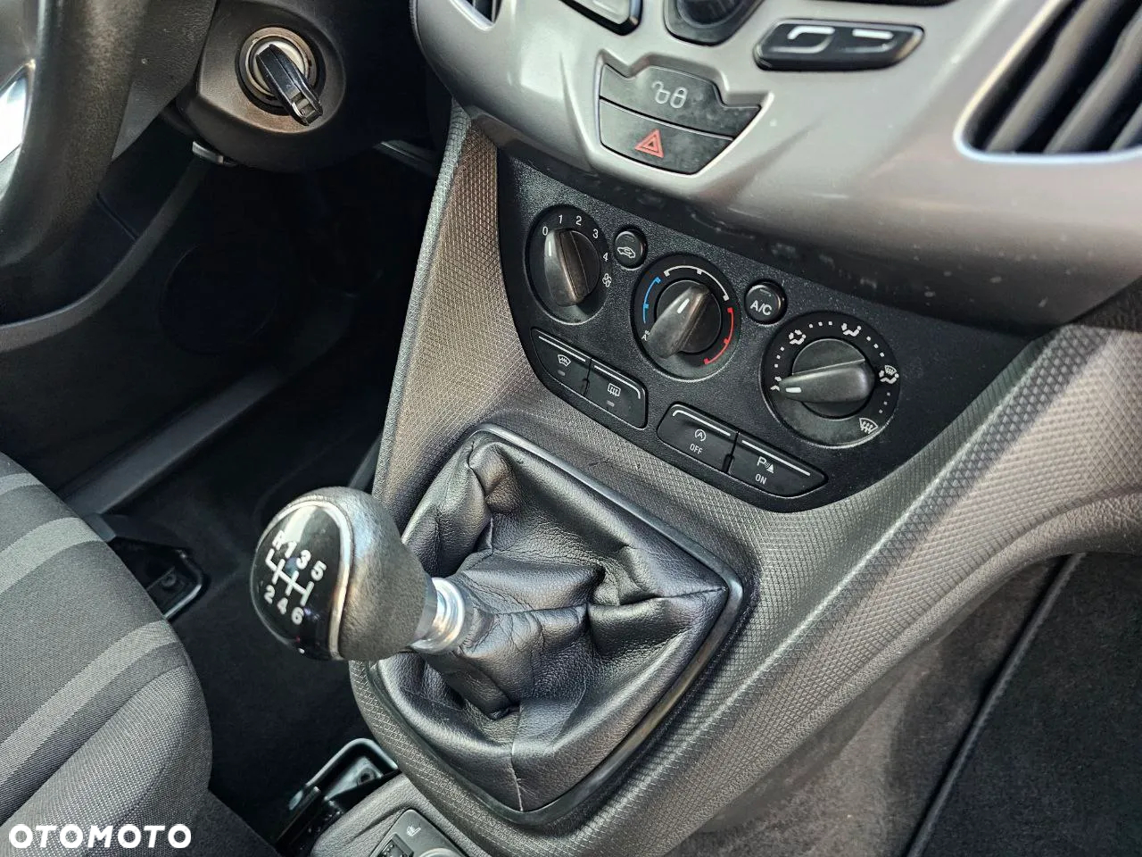 Ford Tourneo Connect - 14