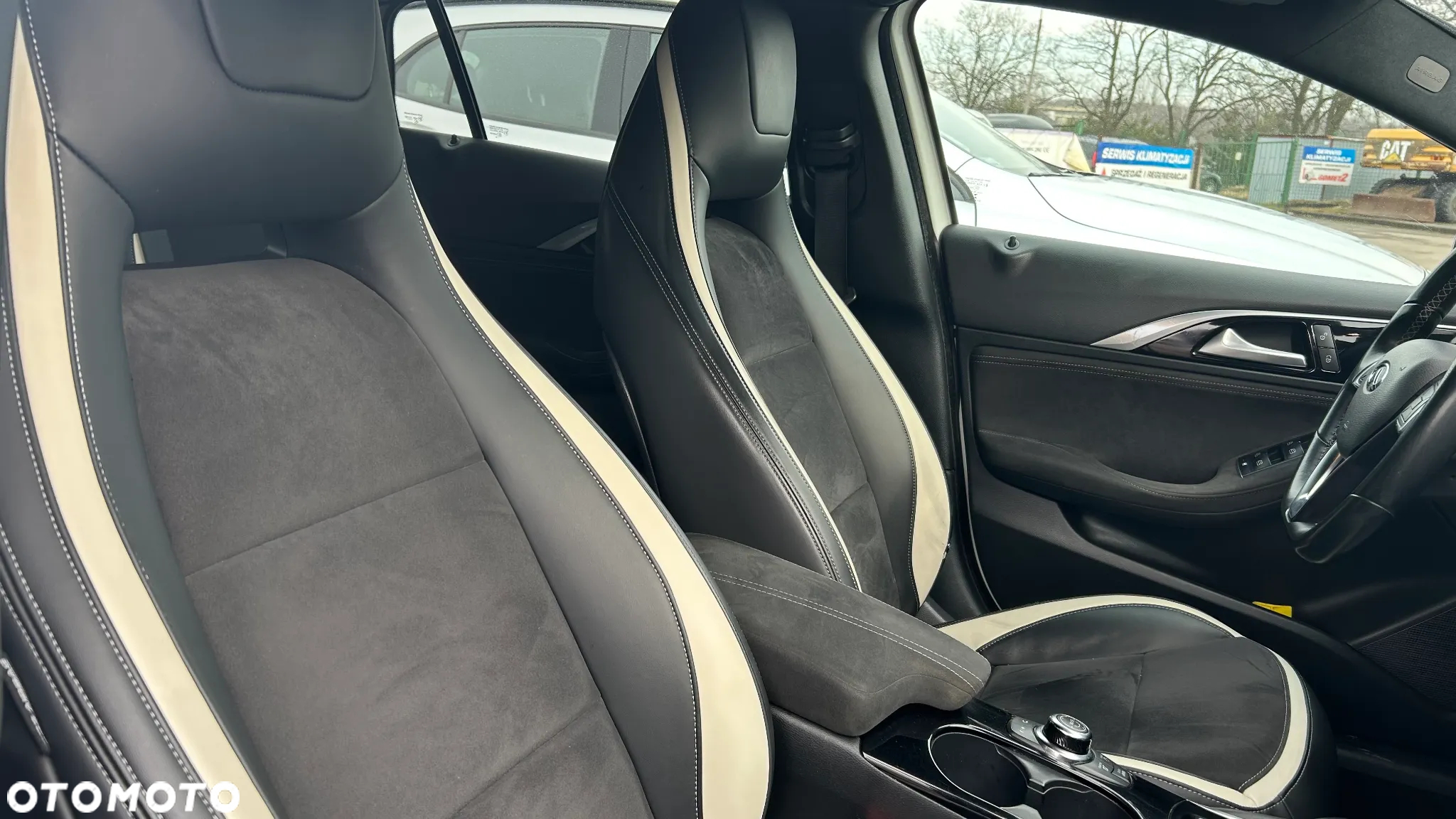 Infiniti Q30 2.0t Sport AWD 7DCT - 6