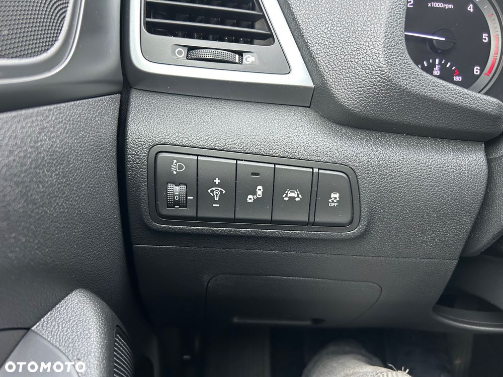 Hyundai Tucson 1.7 CRDI BlueDrive Comfort 2WD - 19