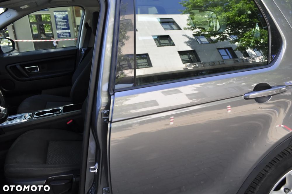 Land Rover Discovery Sport D150 R-Dynamic - 5