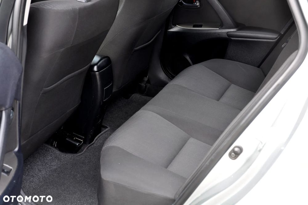 Toyota Avensis 1.8 Premium - 26