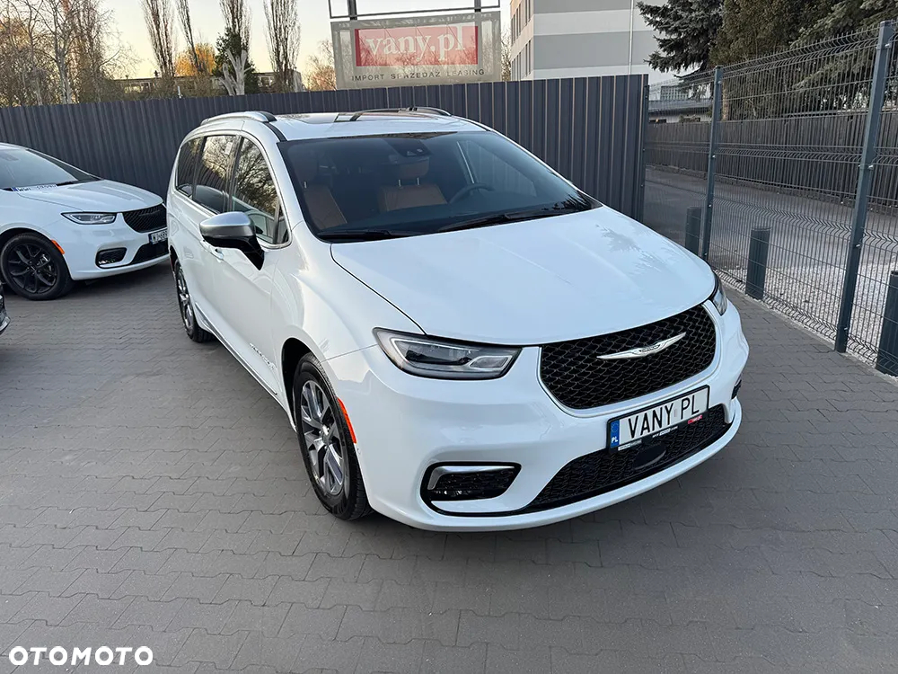 Chrysler Pacifica - 3