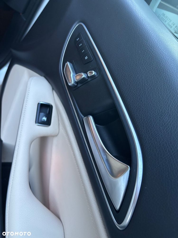 Mercedes-Benz CLA 250 4-Matic - 22