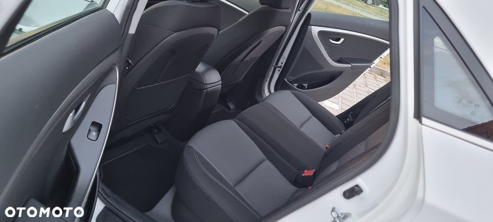 Hyundai i30 blue 1.6 GDI YES Gold - 24