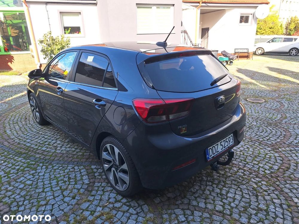 Kia Rio - 4
