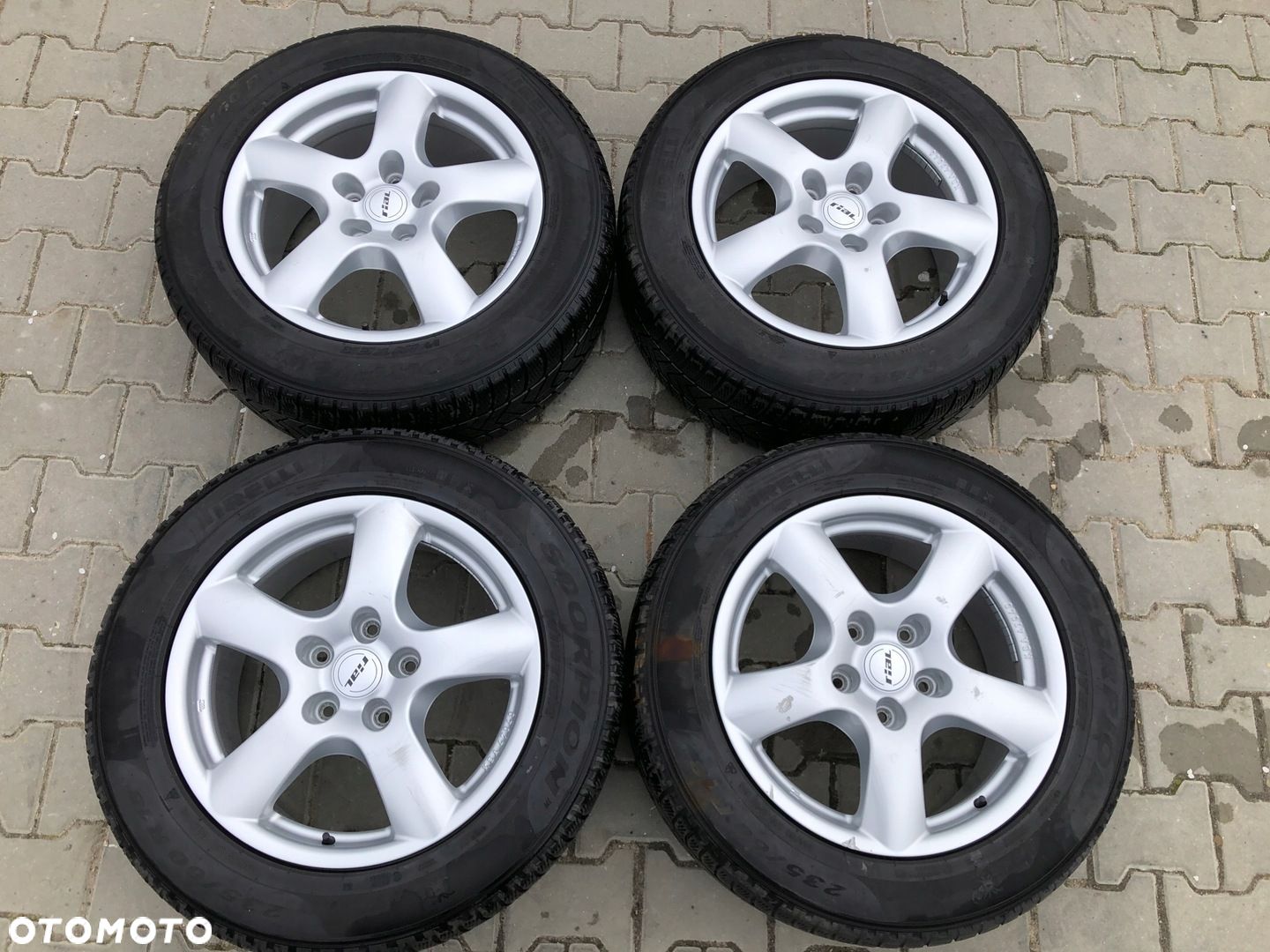 KOŁA Q7 TOUAREG CAYENNE 235/60/R18 PIRELLI RIAL - 1