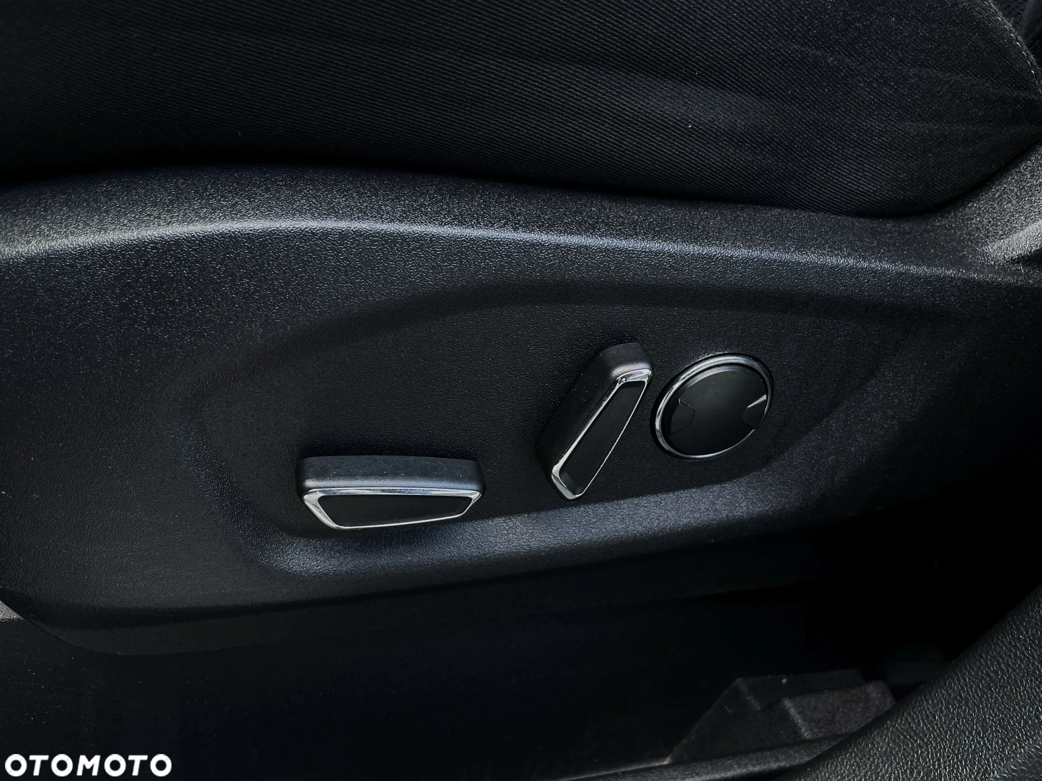 Ford S-Max 2.0 EcoBoost Titanium - 32