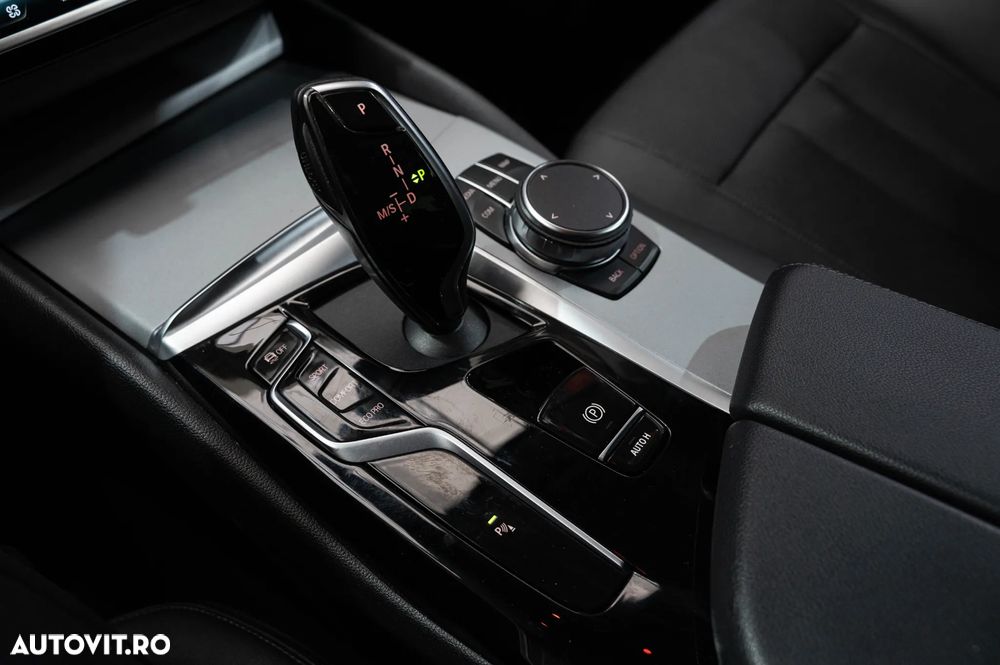 BMW Seria 5 520d Aut. Luxury Line - 16